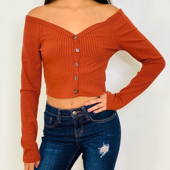 Off-Shoulder Long Sleeve Crop Top - Picture 1 of 4
